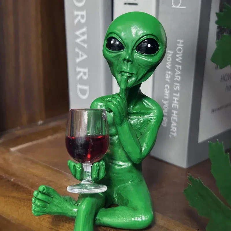 1/2 Piece Set of Personalized, Cool, and Creative Alien-Shaped Ornaments, Alien Wine Statue, Space-Themed Decorative Masterpiece Suitable for Desktop, Bookshelf, Wine Cabinet, a Must-Have for Science Fiction Fans, Alien Sculpture, Science Fiction Themed Ornament, Creative Gift Choice, Bookshelf Decoration, Unique Artwork, Finely Crafted Ornament, Collectible Model, Exclusive for Science Fiction Enthusiasts