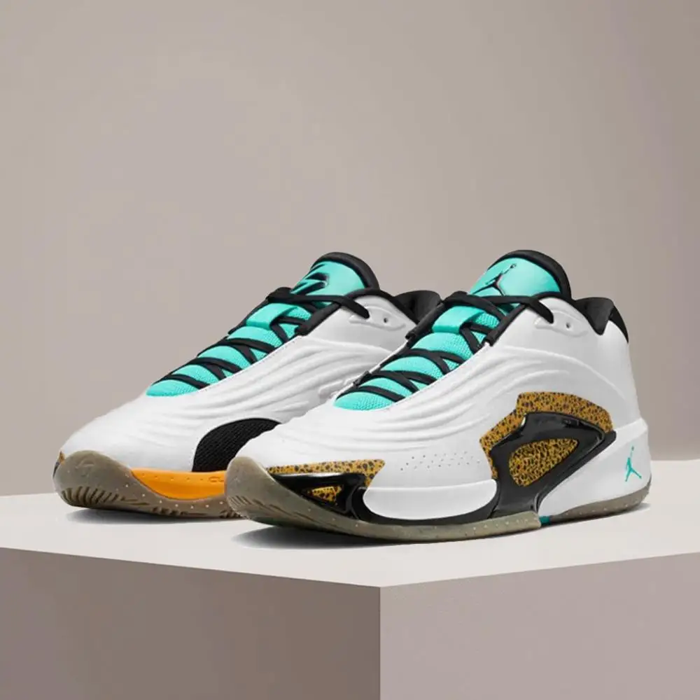 

Nike LUKA 3: Stylish and Versatile Men's Basketball Shoes—Comfortable, Non-Slip, Durable, and Cushioned FQ1285-100