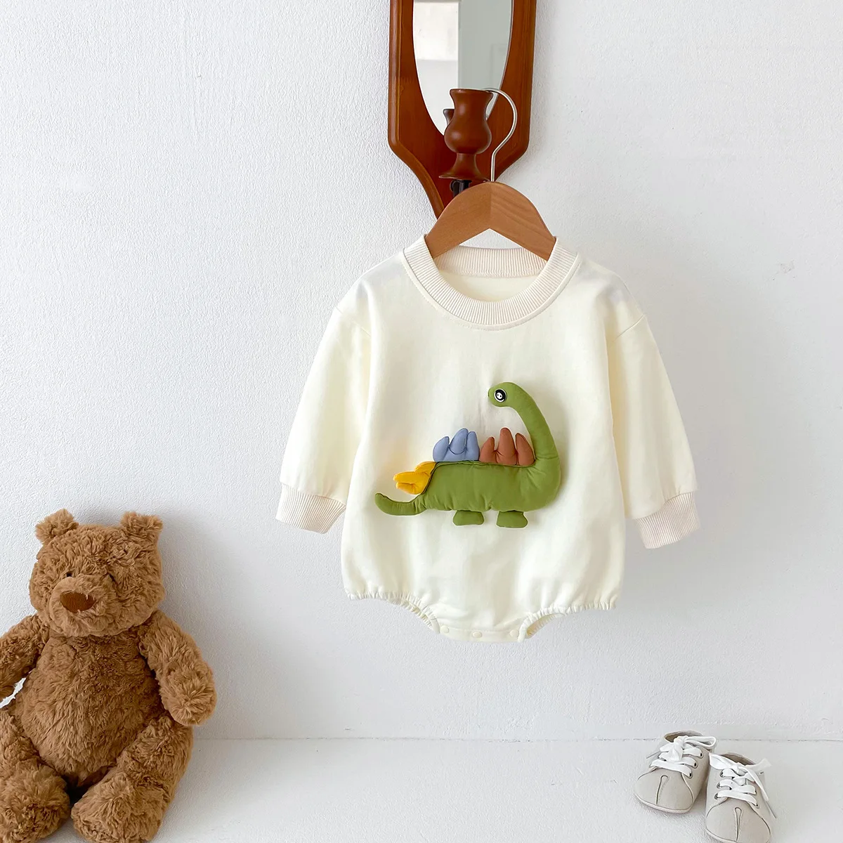 

Jenny&Dave 2023 Spring and Autumn New Baby Bodysuit Male and Female Baby Cartoon Dinosaur Shape Full Moon Harper Climbing Clothe