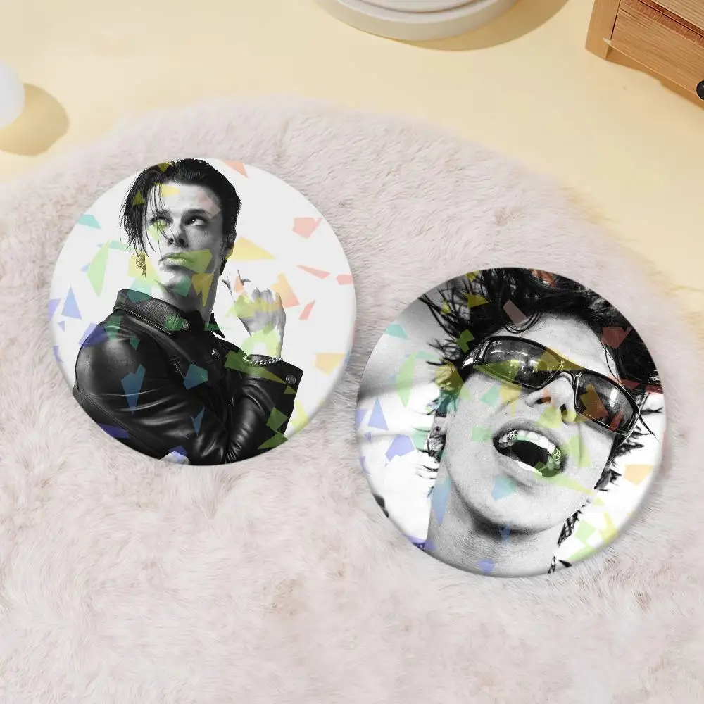 Singer Y-Yungblud idols Pins Lapel Birthday Brooch Gift Backpack Clothes Accessory Decoration Badge Set Glass Shine