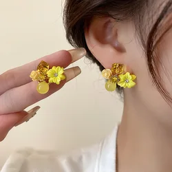 Yellow Purple Green Blue Flower Stud Earrings for Women Korean Fashion Acrylic Rhinestones Crystal Party Ear Jewelry Girls Gift