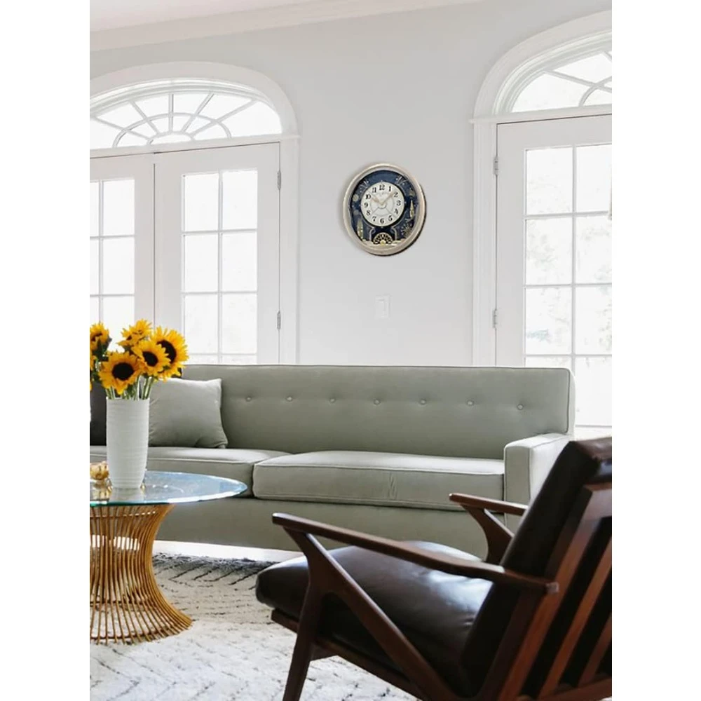 Melodi dalam jam dinding gerak, malam berbintang