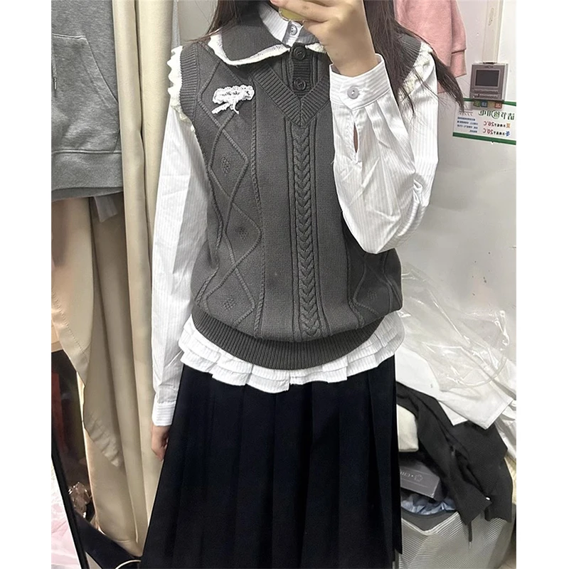 Thumbnail 4 - #84 Best Womens Button Down Blouses to Buy In 2026
