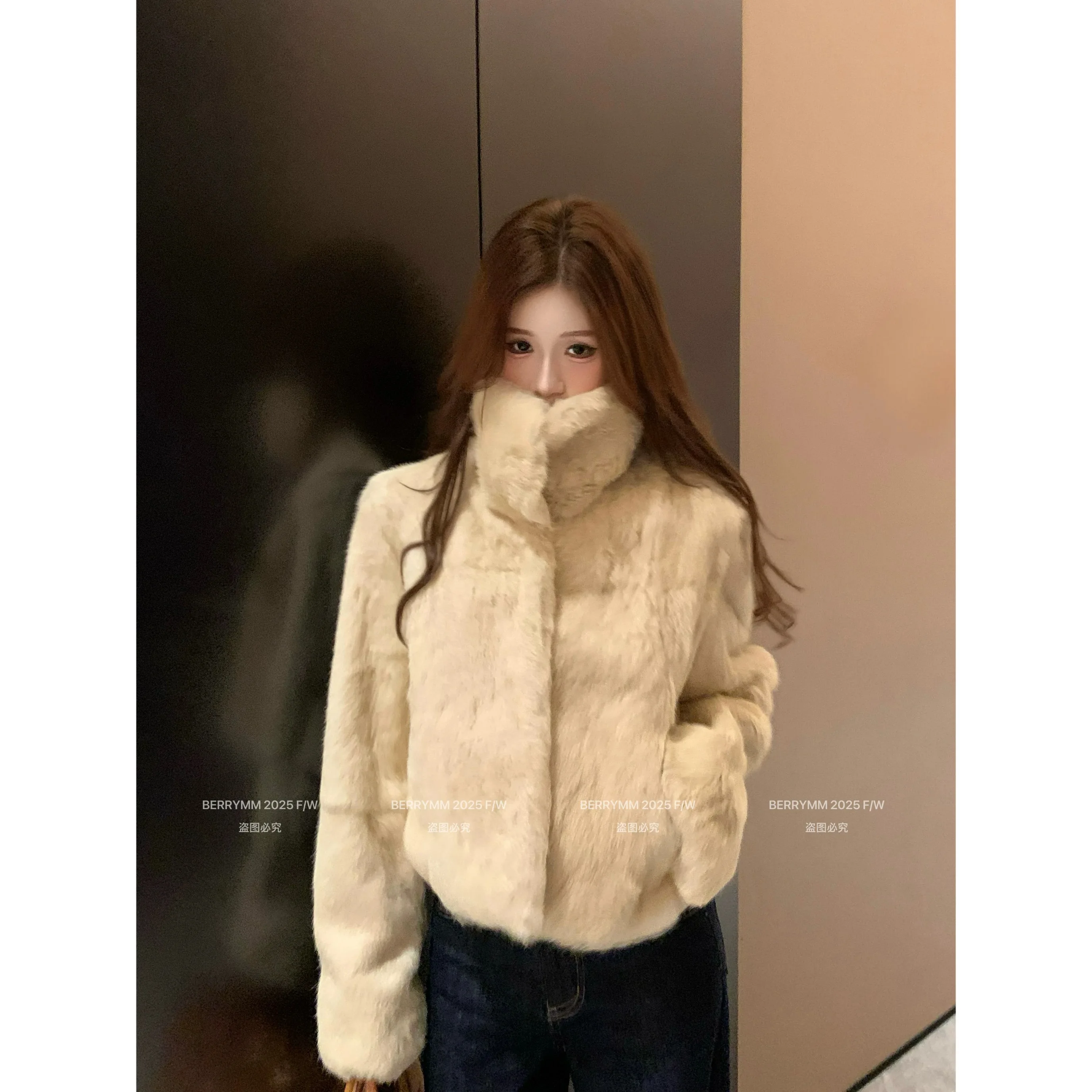 Cappotti da ragazza in pelliccia sintetica da donna con risvolto pieghevole invernale personalità giovane stand up tasche girocollo o avvolgenti toppa imbottita con barra OL