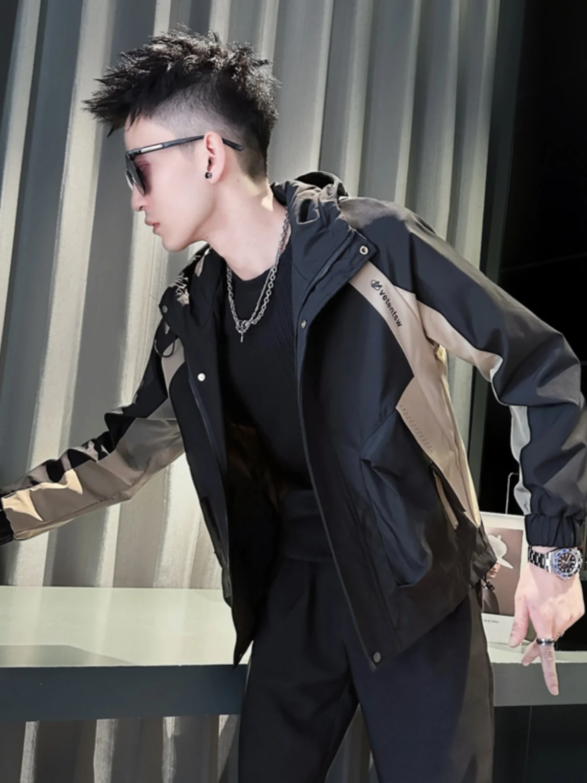 

Повседневная мужская куртка с капюшоном, осенне-зимняя, в стиле колор-блок, утепленная, с длинными рукавами, молодежная модная верхняя одежда