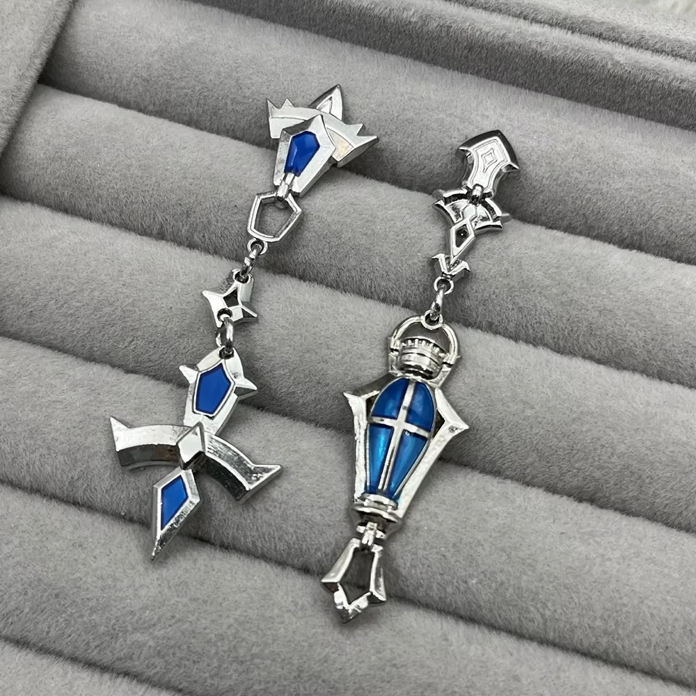 جينشين تأثير فلينز لعبة تأثيري أقراط فانوس معدني الأذن ترصيع الهيب هوب غير المتماثلة ياردروب الكبار للجنسين موضة الدعائم الطرف