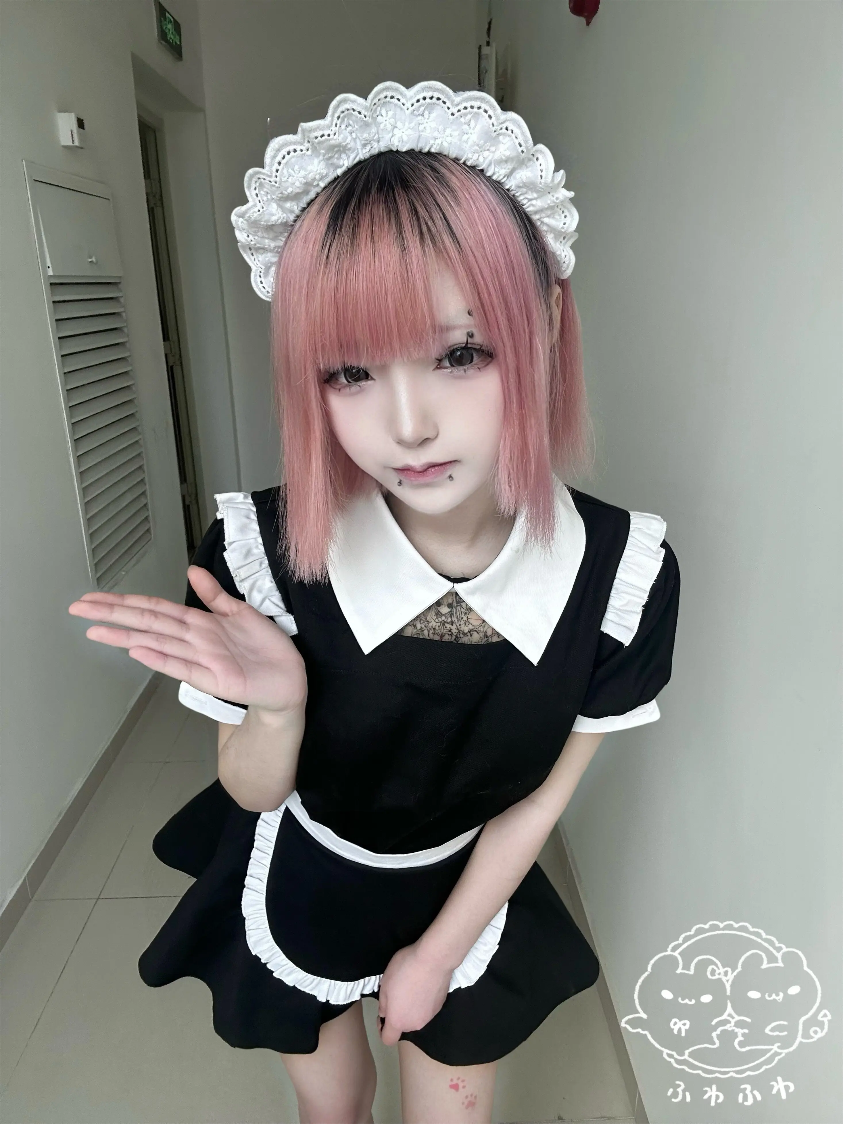 Lolita Black and White Maid Outfit with Bubble Sleeves Short Sleeves Waist Cinching Pleated Short Skirt Cute Two-piece Set view 5