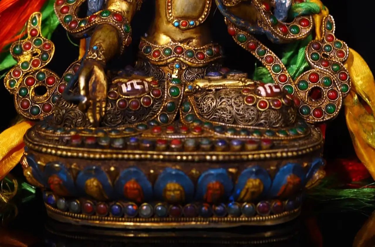 

8"Nepalese folk Old Tibetan Silver Outline in gold Mosaic Gem gZi Beads White Tara Sitting Buddha Worship Hall