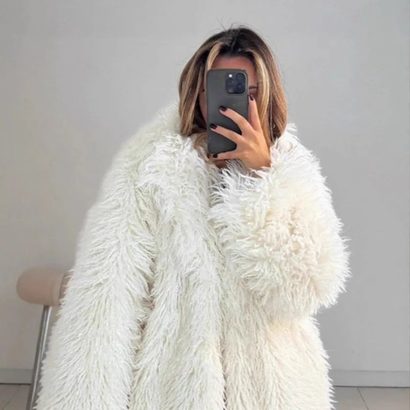 

Autumn Winter Large Lapel Faux Fur Coat Short Fashion Fox Fur Coat Fluffy Plush Women