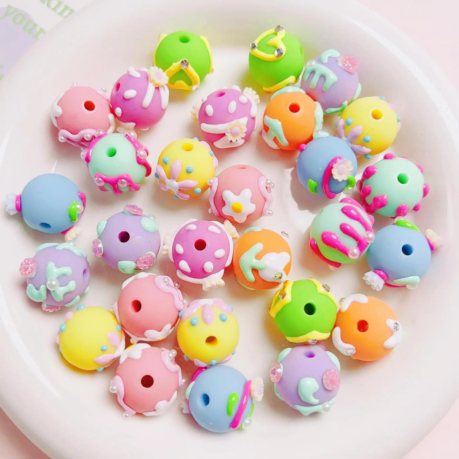 

Newest Hand Painting OIl Drop Round Gumball Beads with Flower Pearl Heart Decoration 16mm 20pcs Bracelet Necklace Spacer Beading