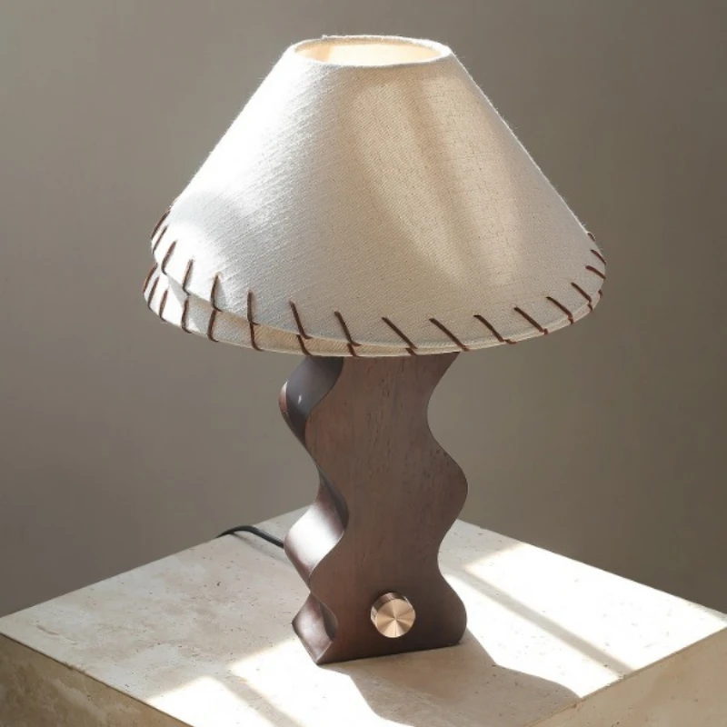 Solid wood medieval desk lamp study bedroom retro bedside lamp