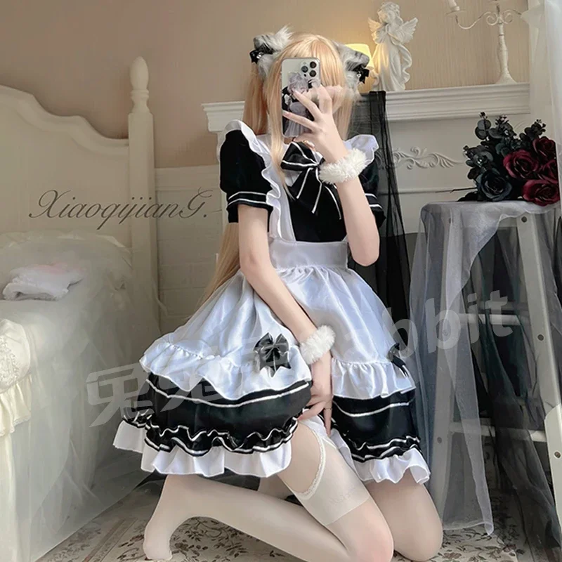 日本の女の子メイド黒、白小悪魔ゴシックロリータメイド制服プリンセスドレスディーコンかわいい男性と女性モデル