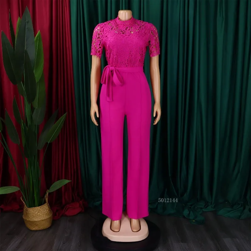 جمبسوت أبيض أنيق جديد لعام 2026 مع وشاحات للنادي للنساء مُزين بالدانتيل وأكمام قصيرة لحفلات أعياد الميلاد قطعة واحدة