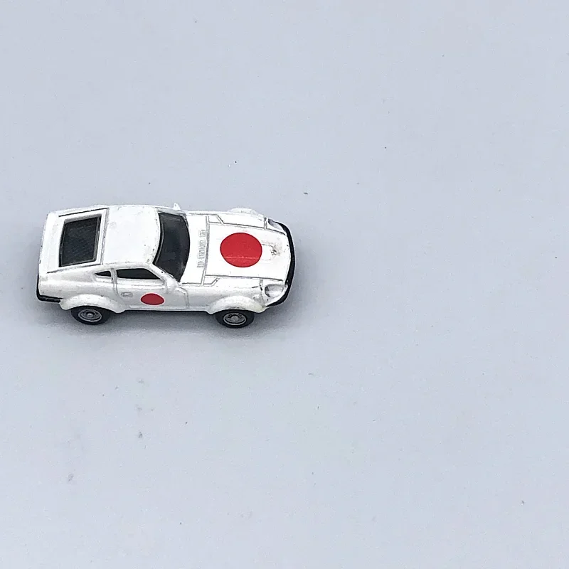 1: 100 Miniature Scene Accessories Simulation Alloy Car Model