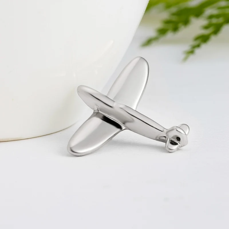 Vintage Cute Airplane Brooch Enamel Pin Cartoon Aircraft Brooch Women Men Backpack Clothes Coat Button Badge Jewelry Accessories