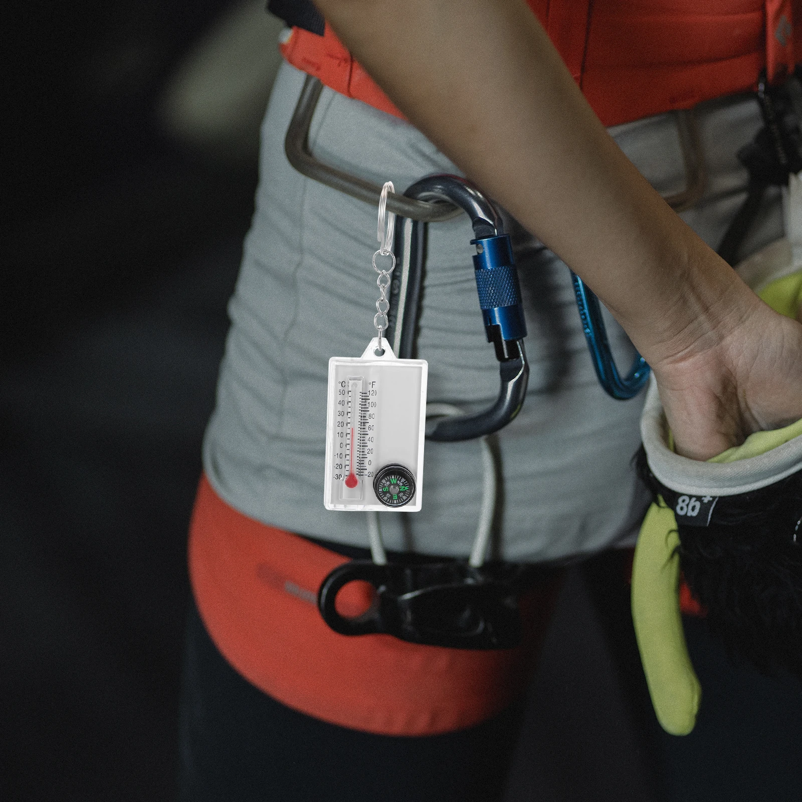 

2pcs Mini Compass Keychain Small Thermometer Survival Hiking Outdoor Accessory Pocket Camping Gear Accessories Keyring