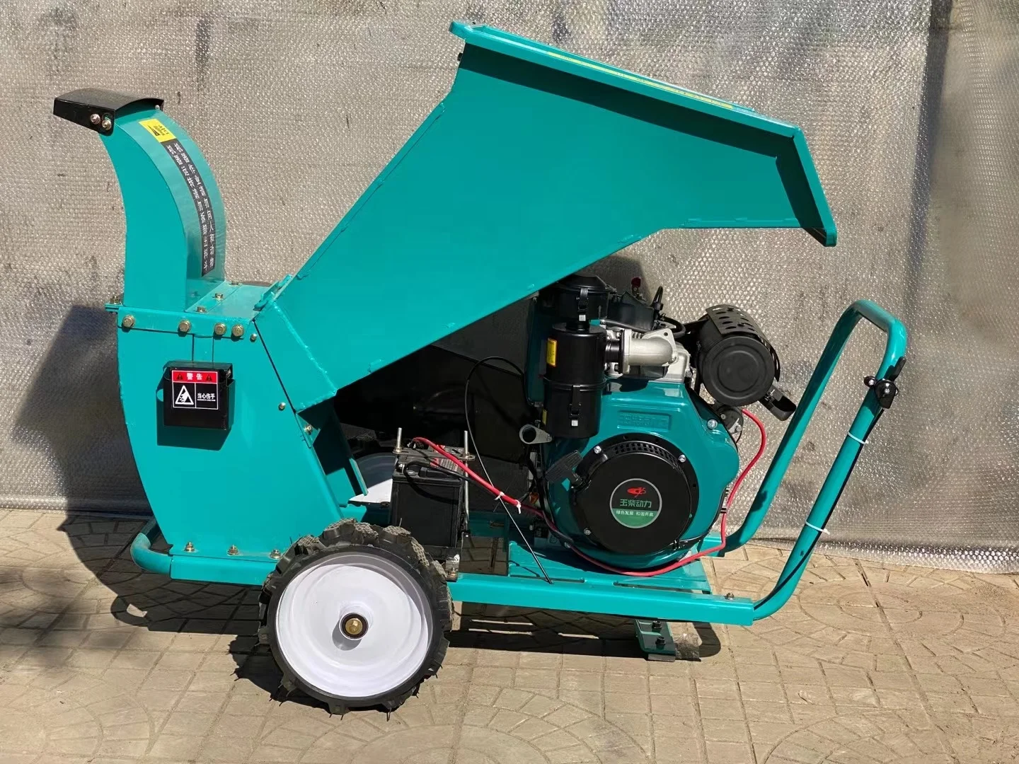 Wood Crusher Bamboo Shredder Mulcher Grinder Tree Branch Shredder Machine Portable Wood Chipper