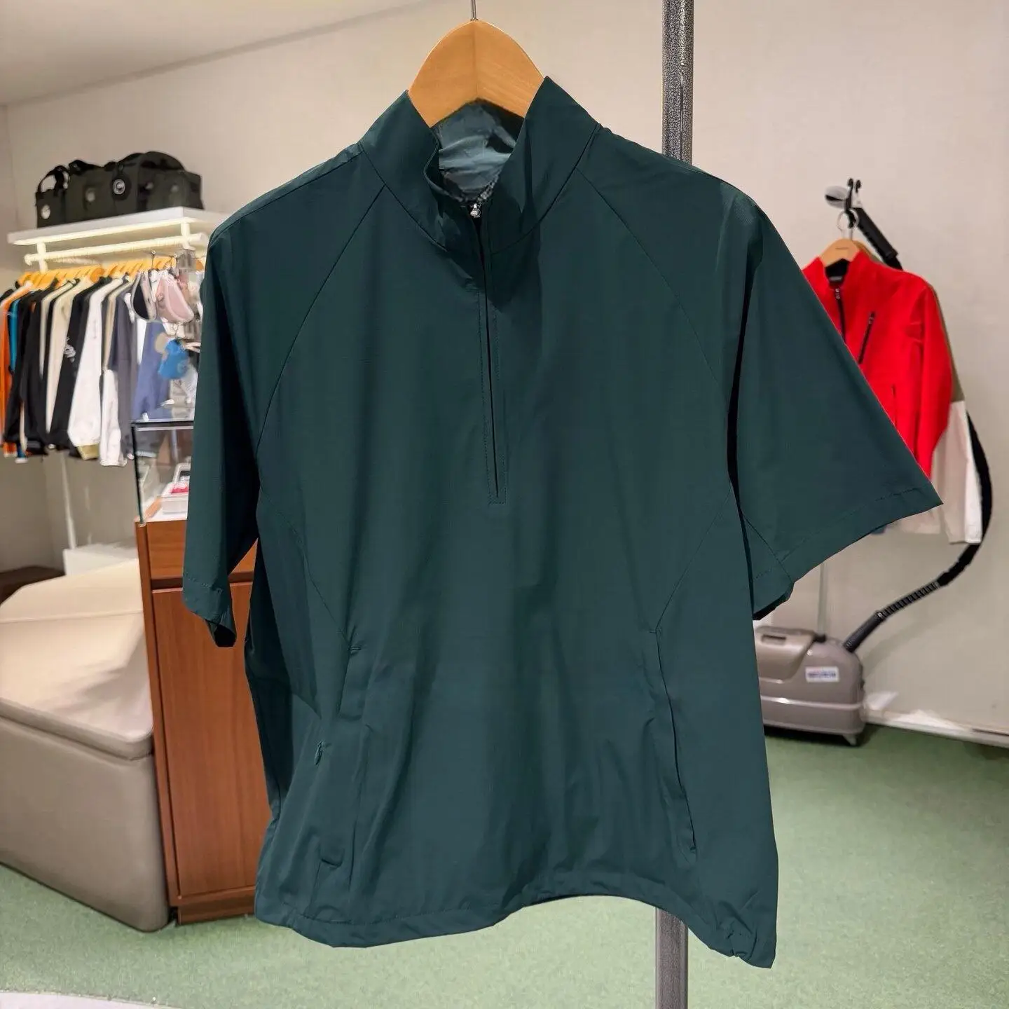Men's Lightweight Half-Zip Stand-Up Collar Short-Sleeve Golf Shirt—Casual and Versatile