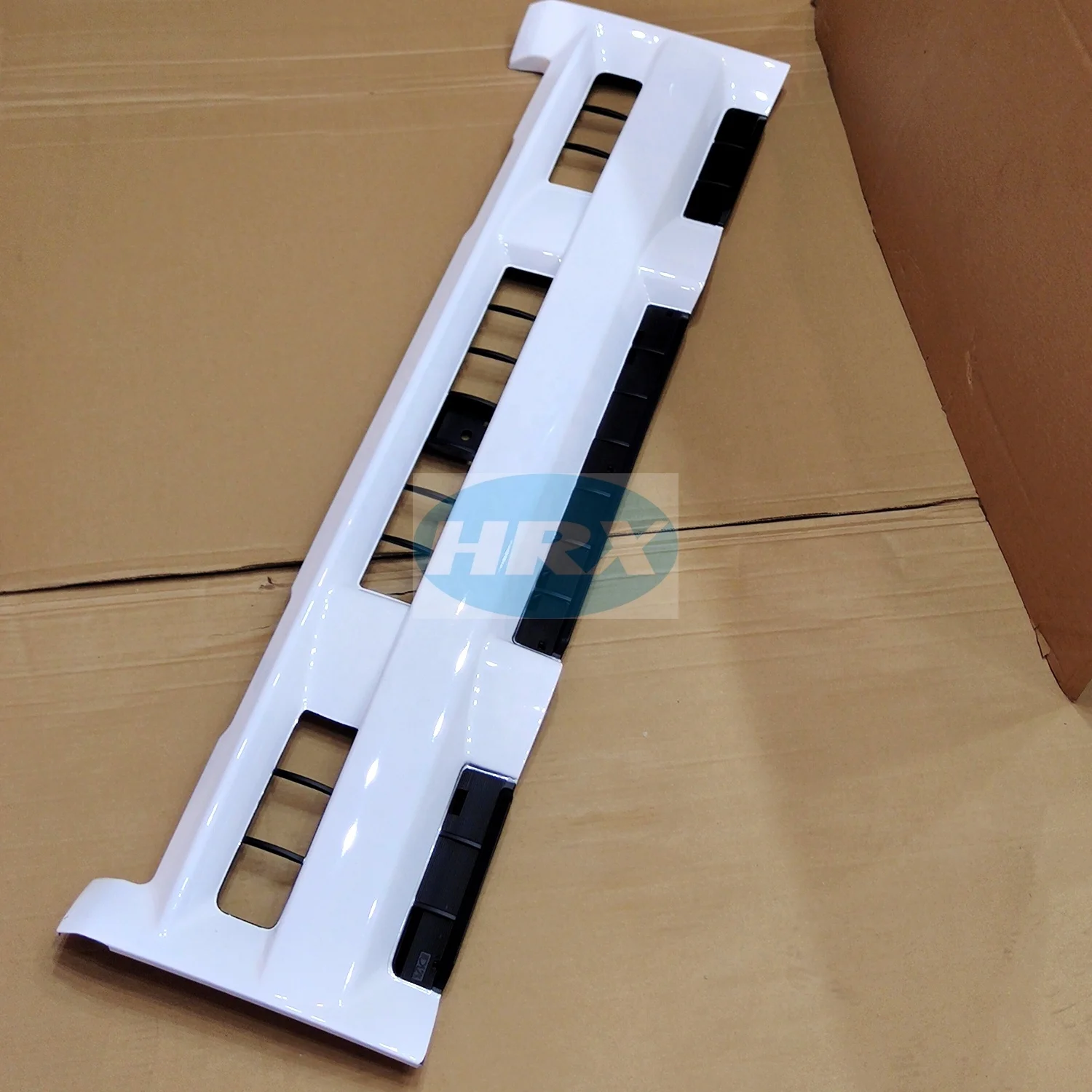

Truck Auto Parts Front Grill 110cm White 8974072913 for 4HG1 4HK1 NMR NPR NQR 700P