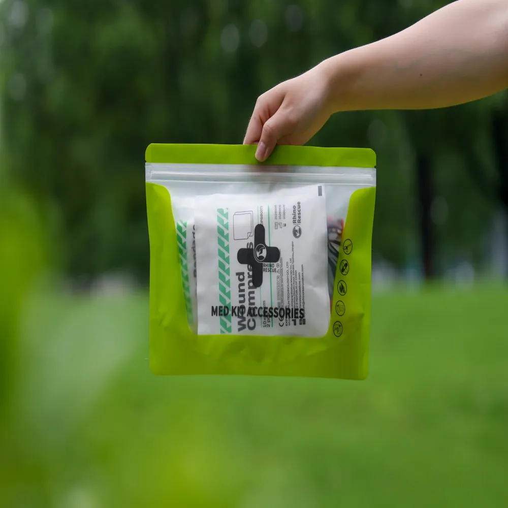 حقيبة إعادة تعبئة الإسعافات الأولية في الهواء الطلق والمنزل من Rhino Rescue - مستلزمات الطوارئ مع بطانية النجاة والضمادات ومنصات الشاش ومقصات الصدمات #6