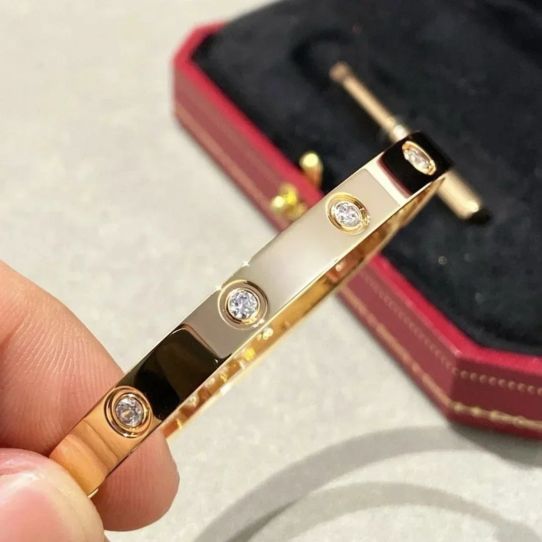 

Classic European American Bracelets, High-quality Single-line Pattern Love Screwdriver Bracelets, Fashionable Couple Bracelets