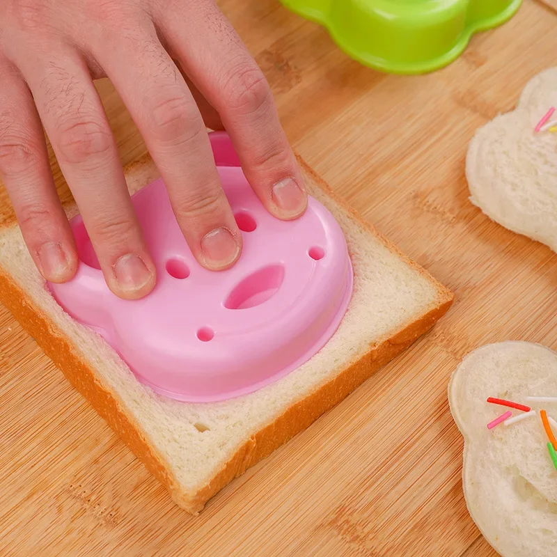 Bear/Cat/Rabbit Kids Sandwich Cutter Bread Mold Cutter Animals Shape Sandwich Toast Cookie Mold Bakeware Kitchen Accessories