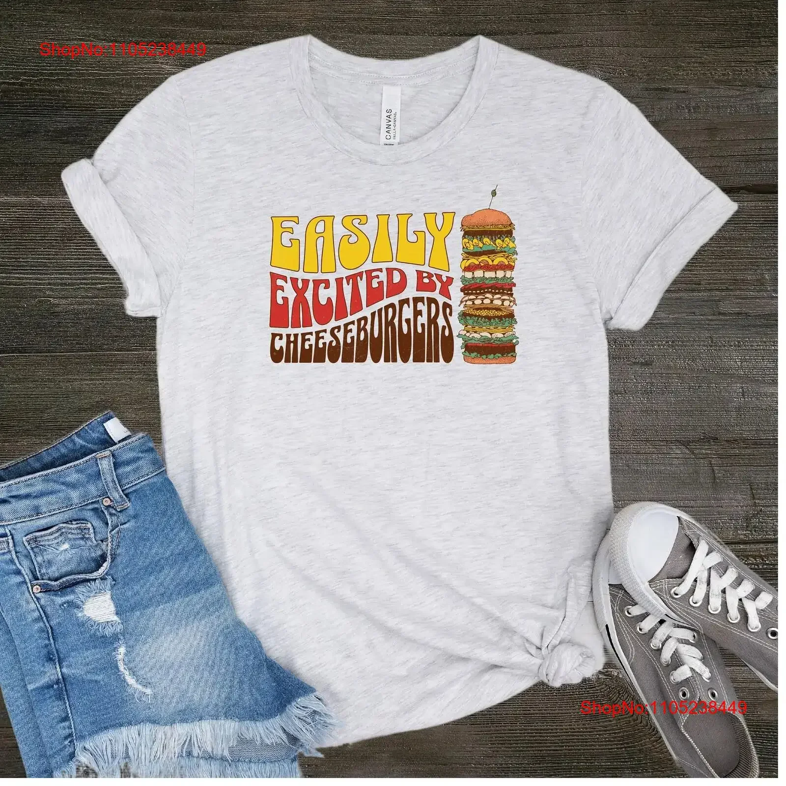 T-shirt Cheeseburgers avec police rétro groovy et effet vieilli, motif « Easily Excited by GifT », haut vintage délavé pour un usage quotidien, extensible