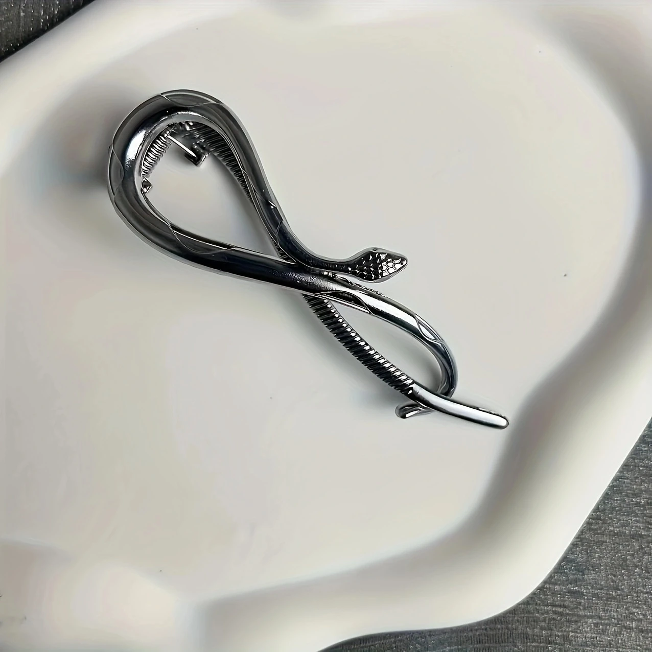 1 Stück Zinklegierung Strass-Schlangen-Haarschmuck, Retro Elegante Hochwertige Haarnadel, Vier Jahreszeiten Persönlicher Vielseitiger Kopfschmuck, Passend für Alle Anlässe – Detail 9