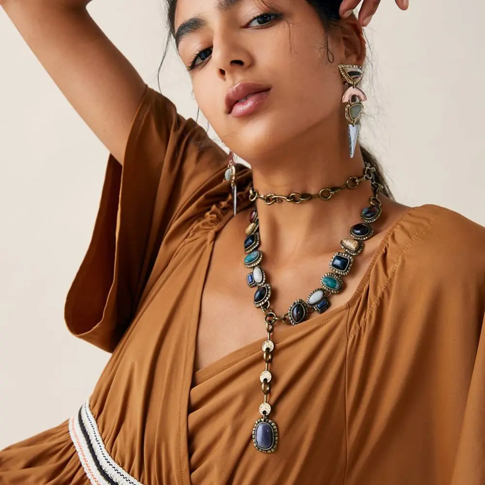 

Hot-selling New Style European And American Style Retro Ethnic Style Heavy-duty Women's Multi-color Gem Personalized Necklace