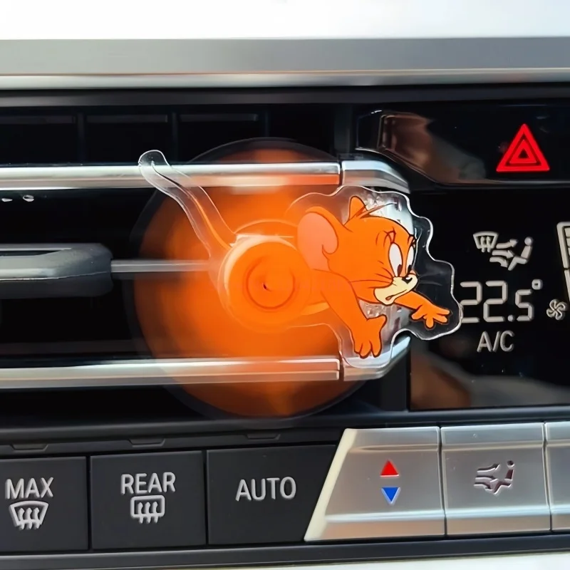 Vendita calda Tom e Jerry Cartoon Car Air Outlet Decorazione Aria condizionata Accessori acrilici Clip Girevole Kawali Giocattoli Regali