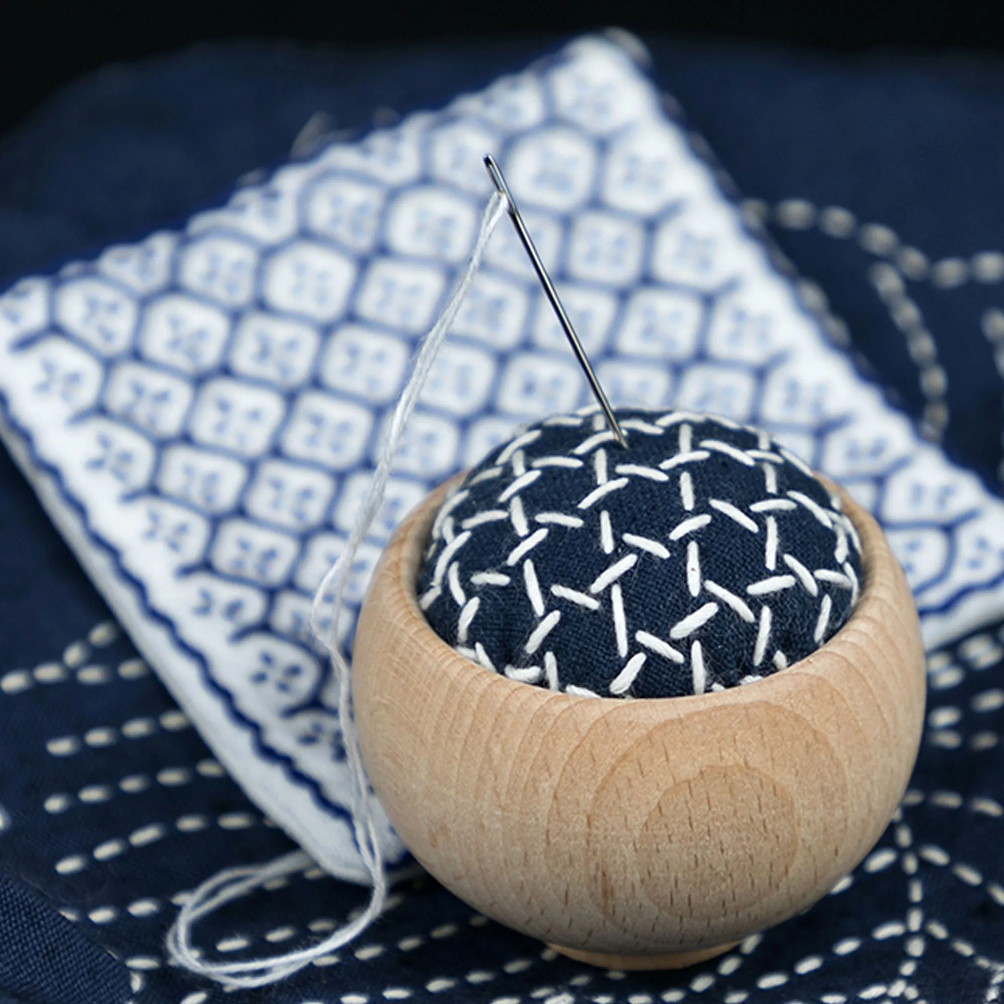 Pin cushion,Japanese-style solid wood needle base,Sashiko needle,solid wood base,sewing needle organizer