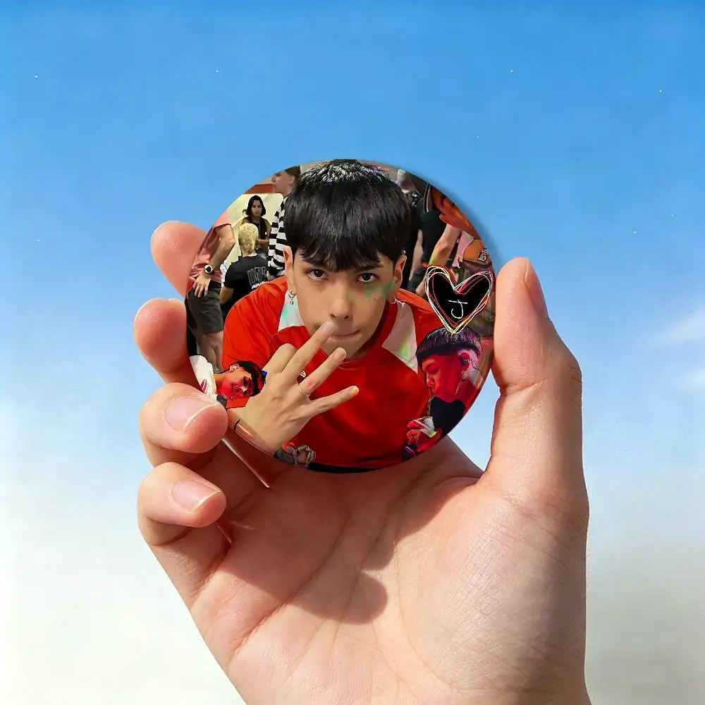 111 M-Milo J Singer Badge Pins For Friend, Backpack, Clothing, Collectible Accessories, Jewelry Gift