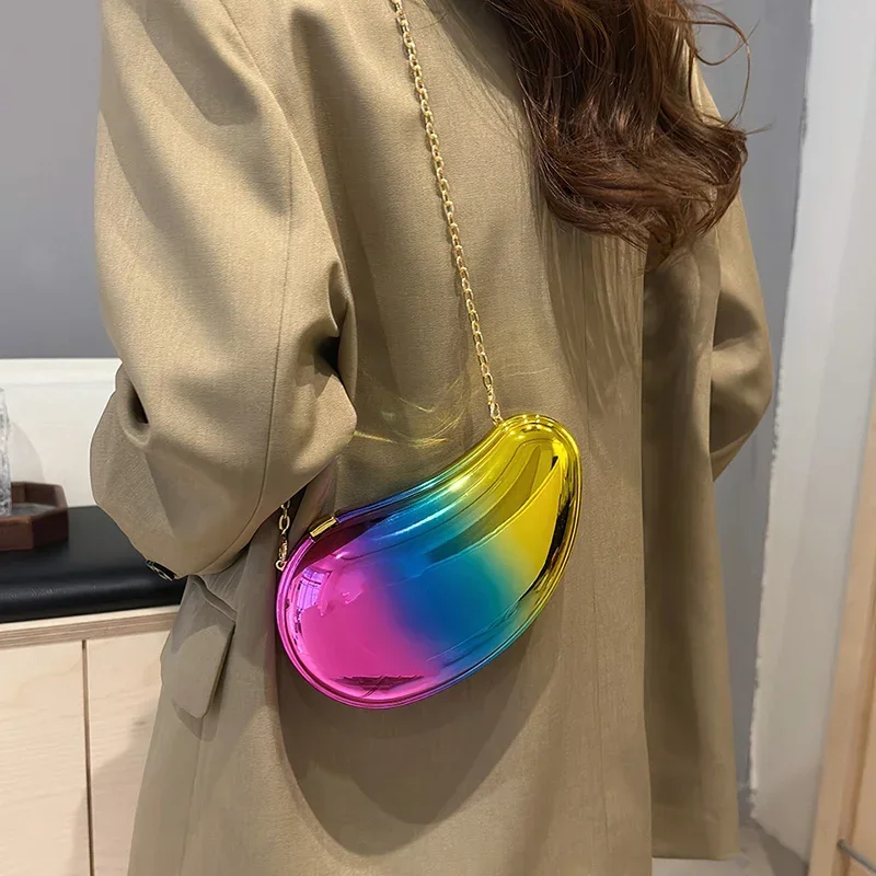 Bolsos de hombro con personalidad sólida y versátil con cerrojo acrílico de cadena 2025, bandolera de moda popular de nuevo estilo de alta calidad para mujer