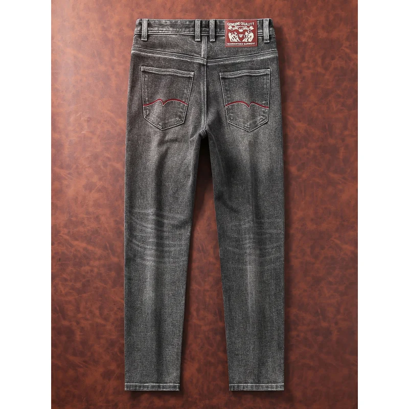 Jeans da uomo di fascia alta con gamba dritta piccola e vestibilità slim, tendenza della moda autunnale 2025, pantaloni in denim casual di lusso retrò leggeri