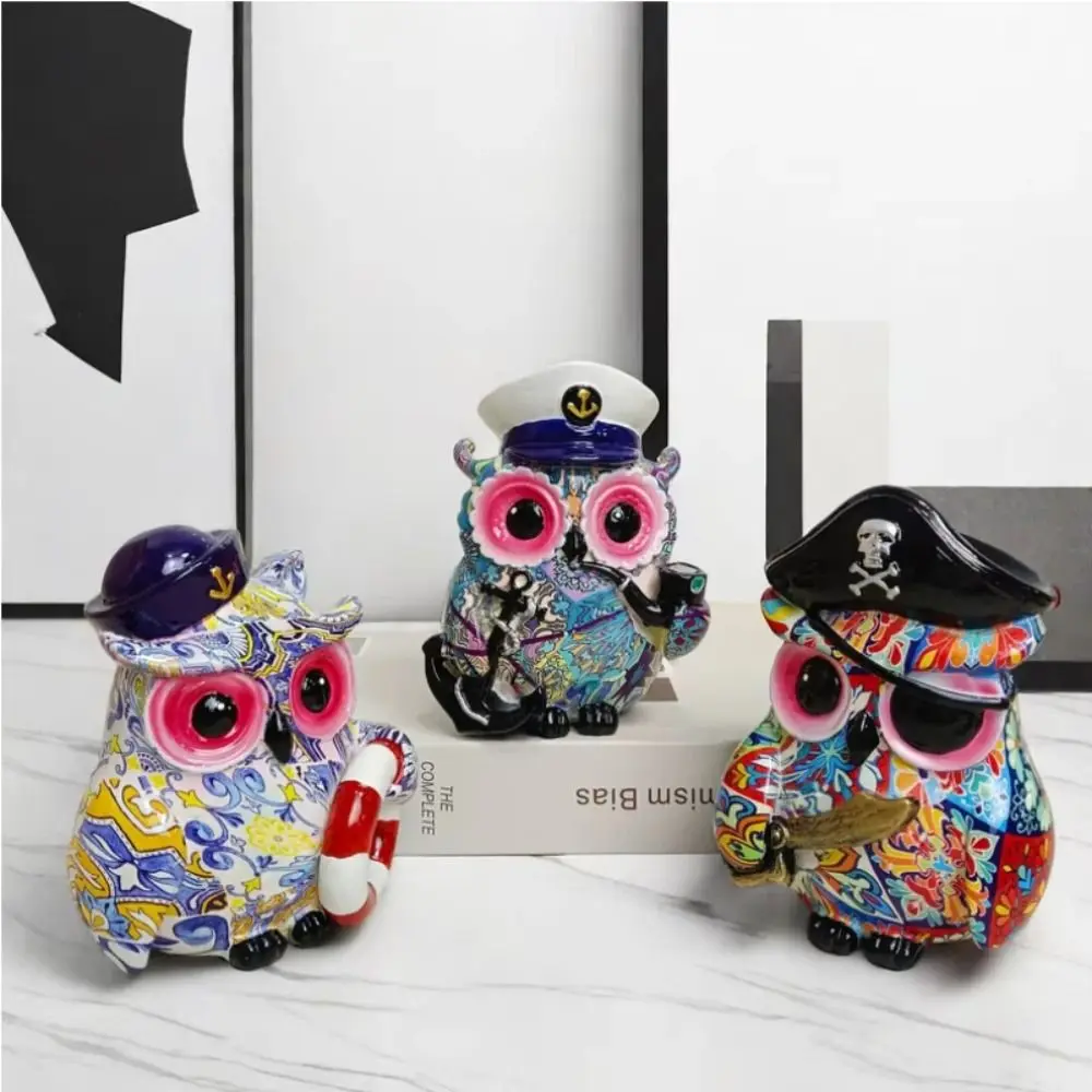 

Kawaii Pirates Owl Painted Ornament Cartoon Mini Captain Owl Figurine Creative Handmade Graffiti Resin Owl Figurine Car