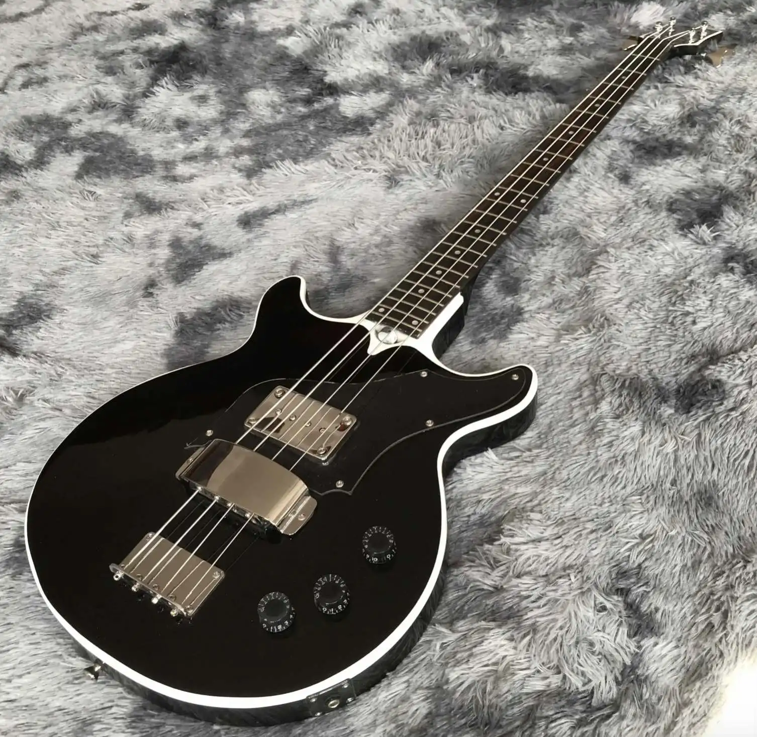 2023 New Style Gene Simmons Electric Bass Guitar 4 String Bass 24 Frets Professional Electric Bass Guitar in Black Color