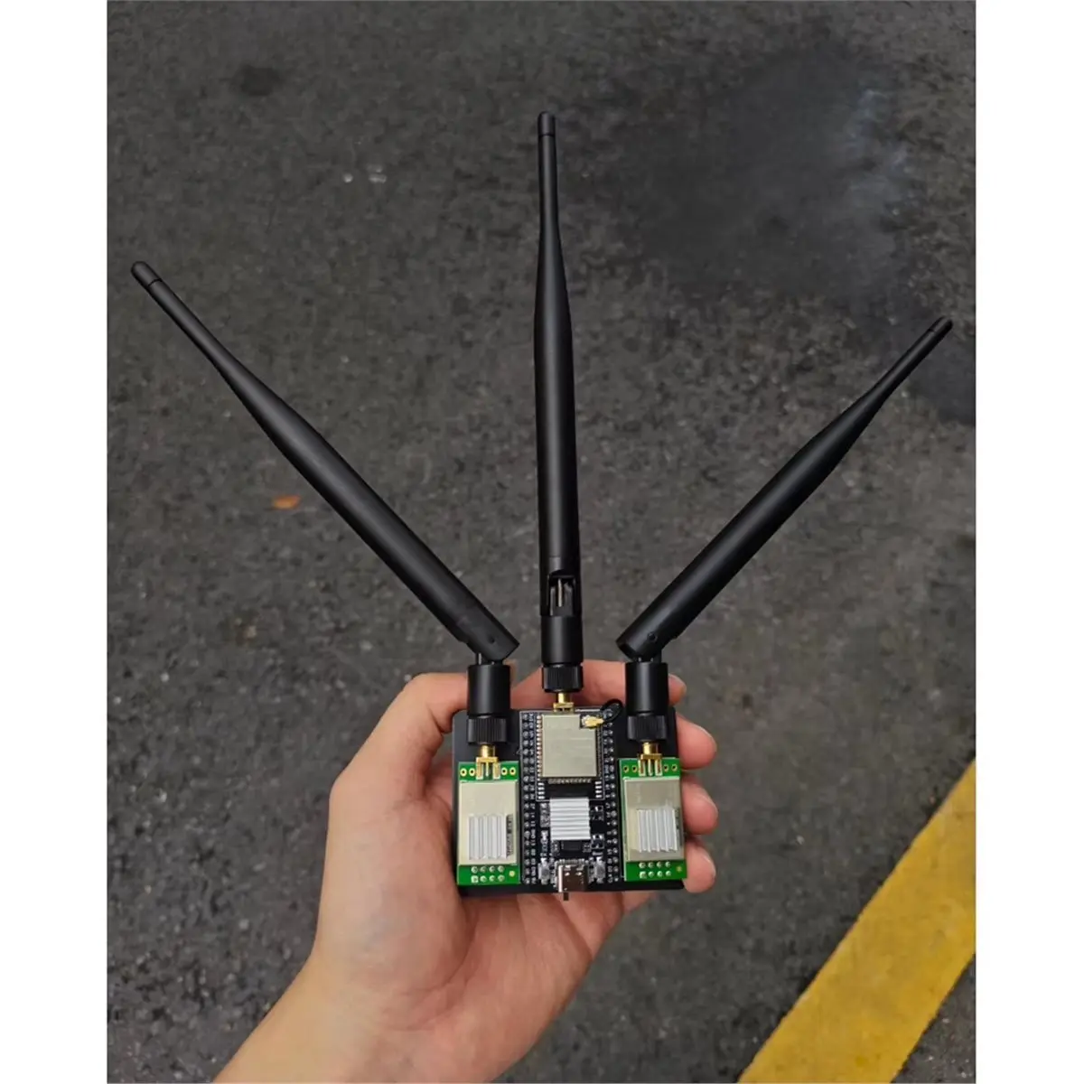 Carte de développement DevKitC + NRF24L01 PA 2,4 GHz prenant en charge la communication Bluetooth et le WiFi pour l'électronique DIY