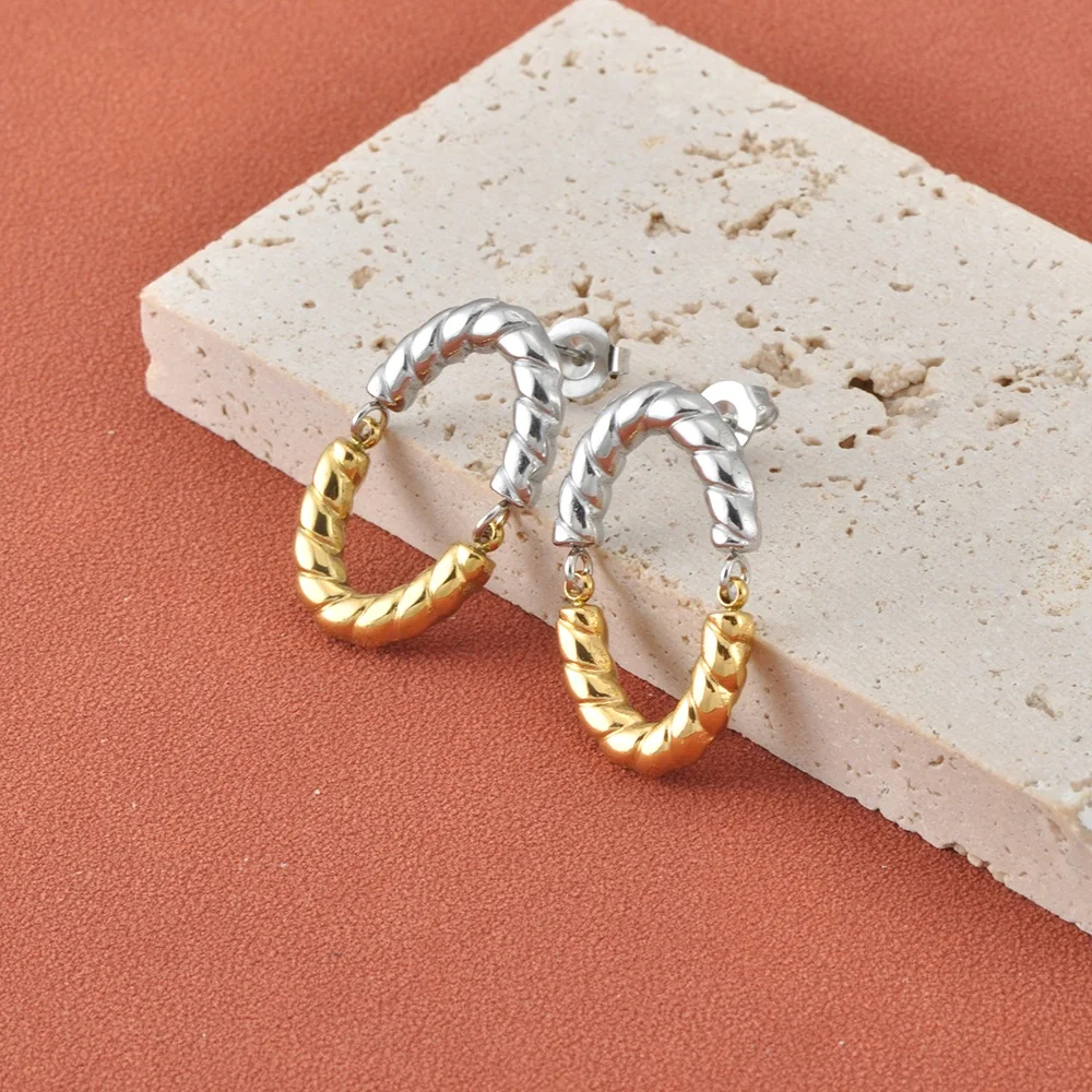 Lokaer Vintage ovale Twist-Ohrstecker für Damen, Edelstahl, Punk-Party-Ohrringe, goldfarben, wasserdicht, Alltagsschmuck E26081