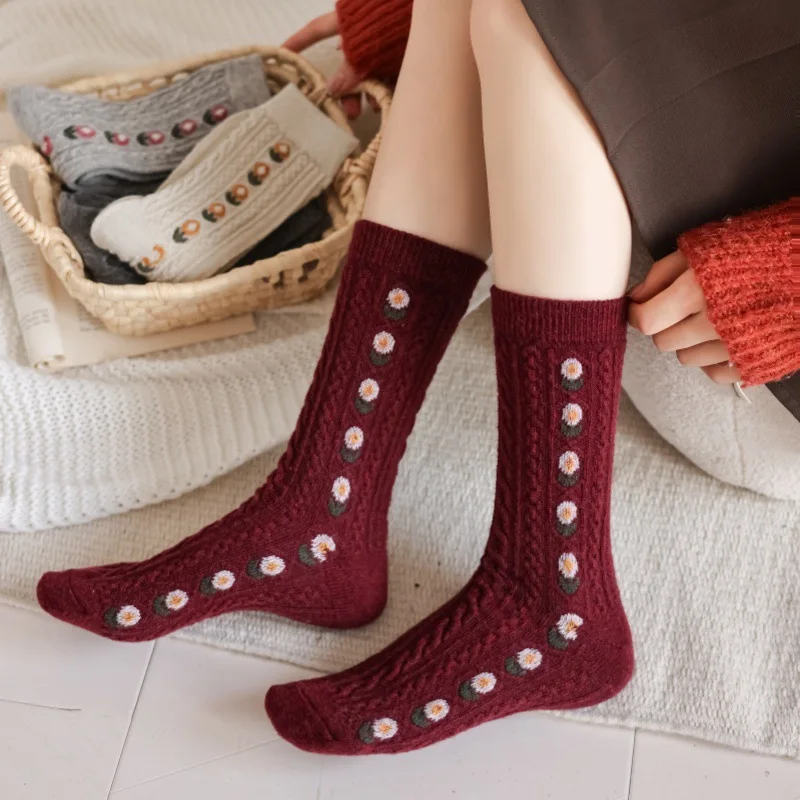 

Korean Women Socks Sweet Floral Twist Pattern Retro Medium Tube Socks Women Autumn and Winter Thickened Warm Wool Cashmere Socks