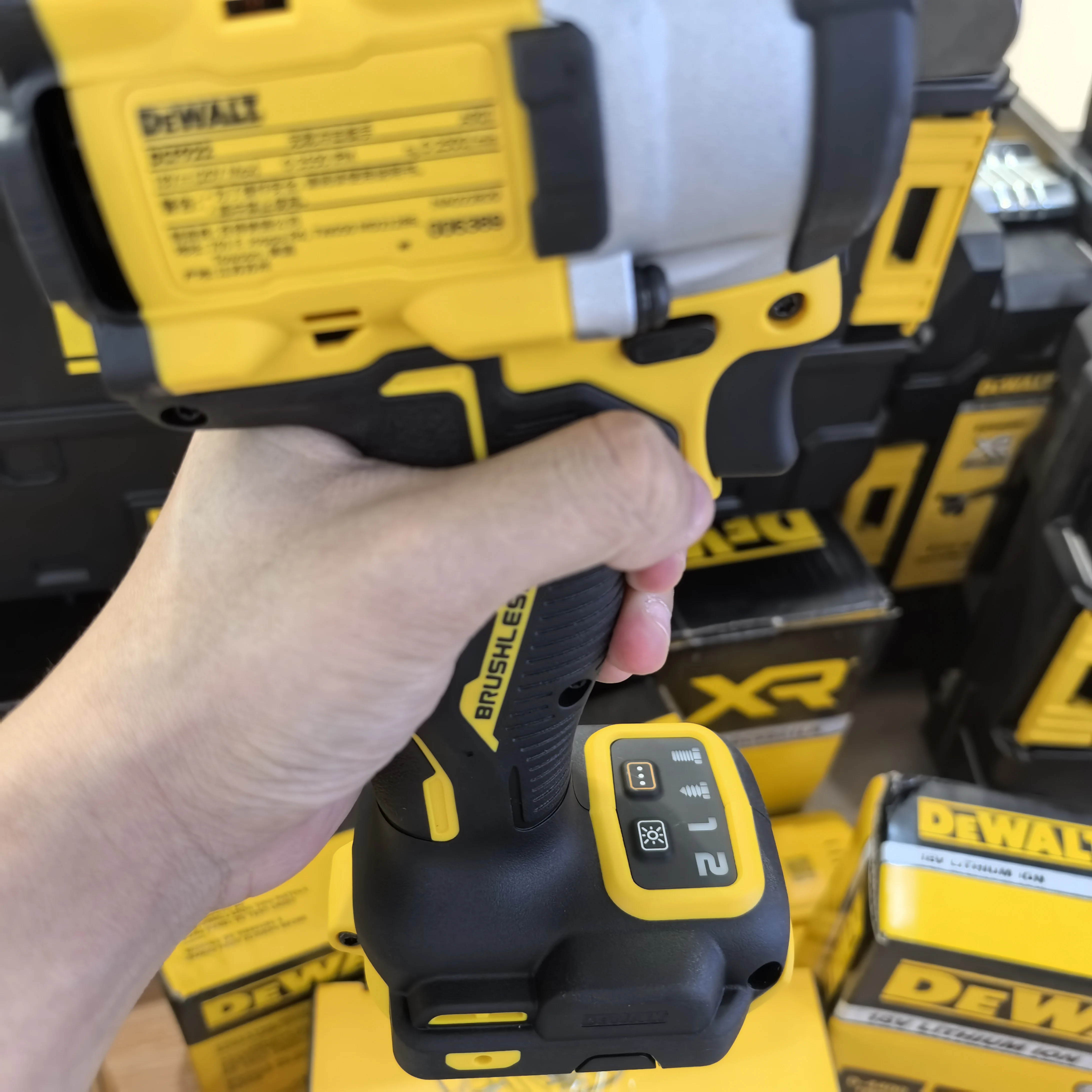 Dewalt DCF922 Аккумуляторный бесщеточный ударный гайковерт, литиевая батарея 20 В, 1/2 дюйма, 2500 об/мин, 610 нм, электрический гаечный ключ с