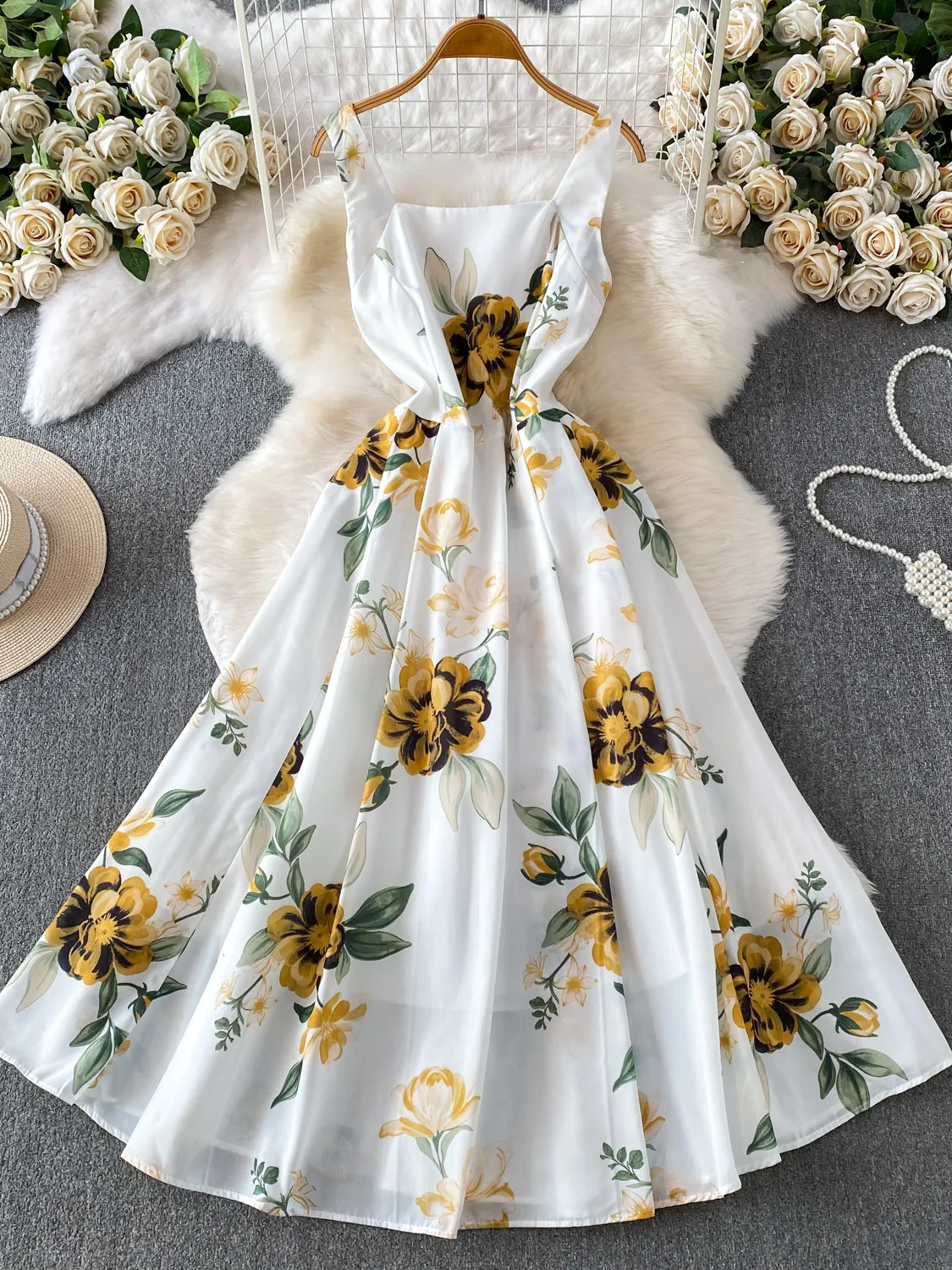 Women's Yellow Printed Square Neck Dress Vintage Elegant Sleeveless A-Line Long Dress Vacation Style Maxi Dress for Women Summer