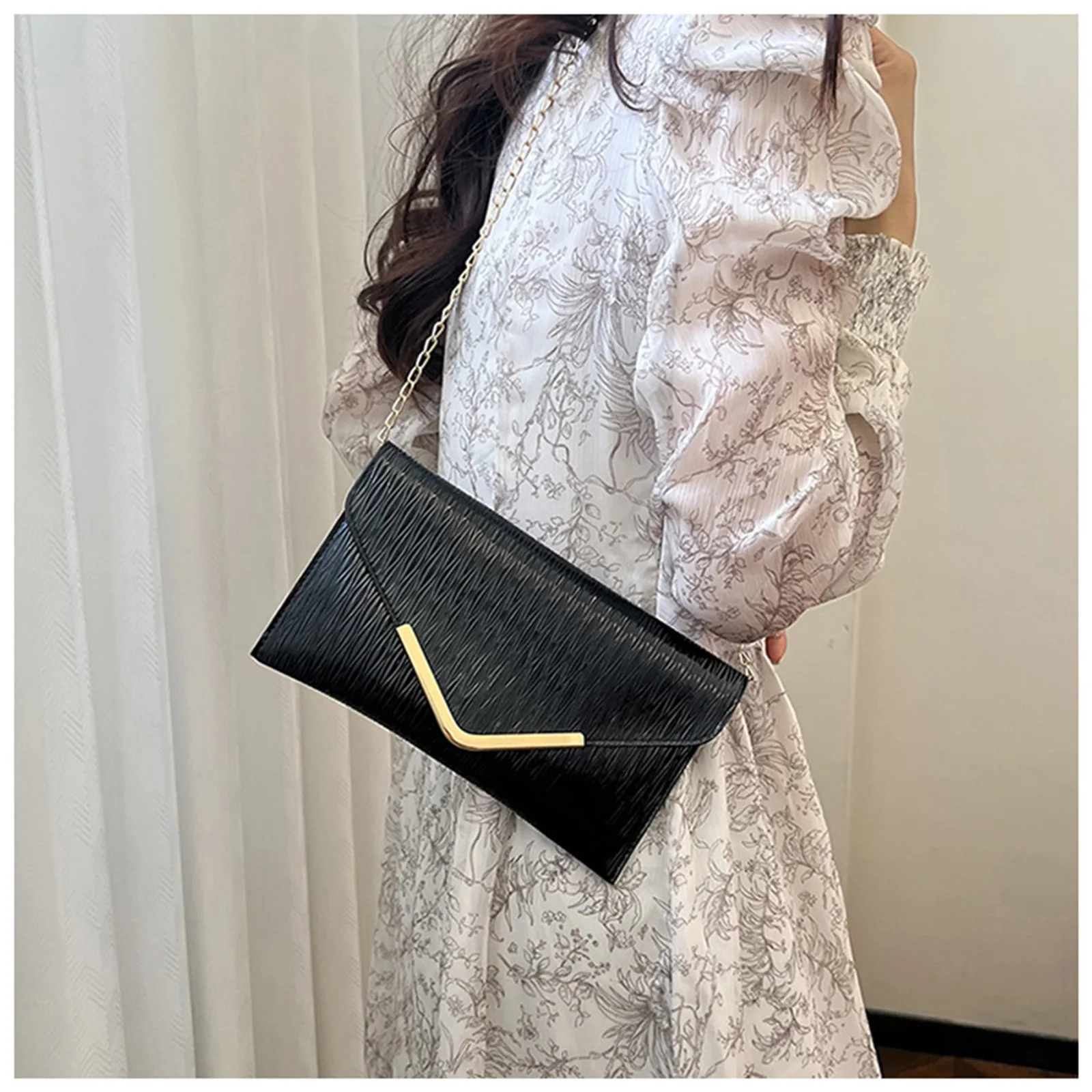 Women V-shaped Handbag Shiny Envelope Evening Envelope Bag Ladies Pleated Silver Clutch Chain Wedding Party Mini Long Purse