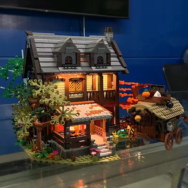 

Medieval Inn DIY Building Kit, 2710 Pcs MOC Architecture Set for Display & Collection