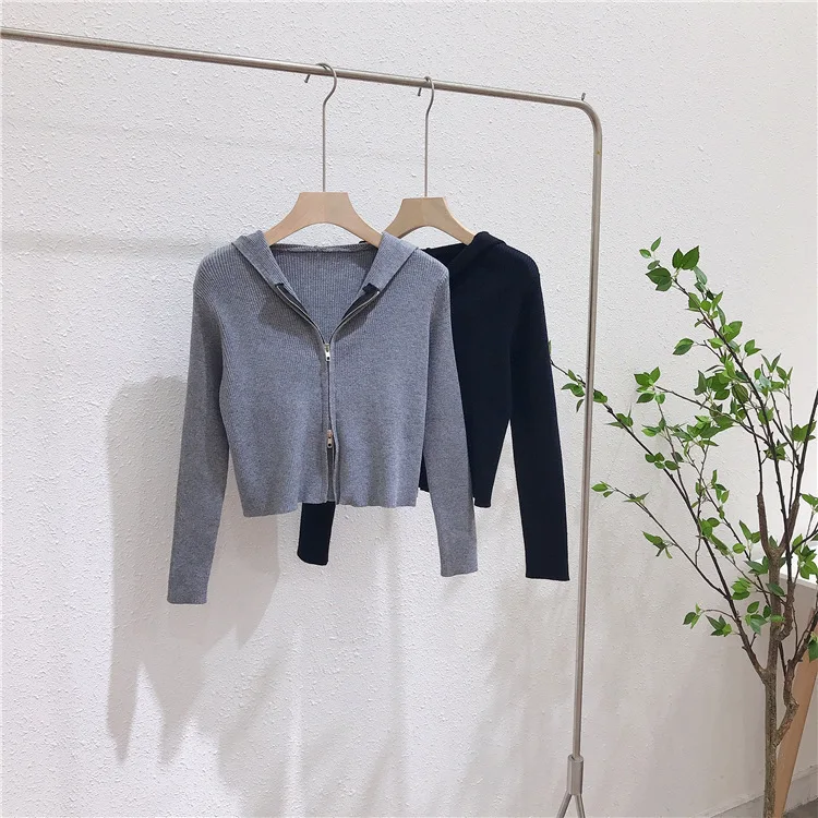 1135 Schwarze Strickjacke mit Kapuze, 2025, neue Herbst-Winter-Reißverschluss-Strickjacke mit schmaler Passform für Damen