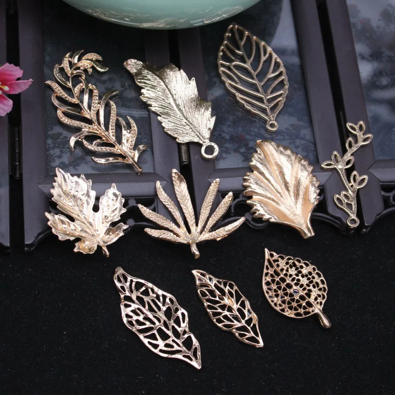 

Golden Baroque Hollow Leaf Metal Charms Retro Filigree Leaf Pendant For DIY Jewelry Making Accessories Craft Supplies