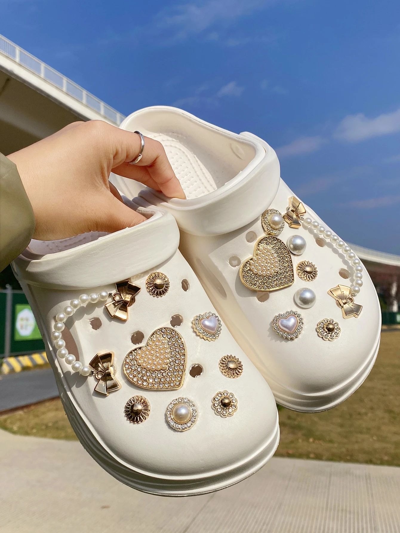 16 DIY detachable garden shoe accessories, large heart, sunflower, bow chain, semi-round bead shoe buckle DIY decoration, multi-