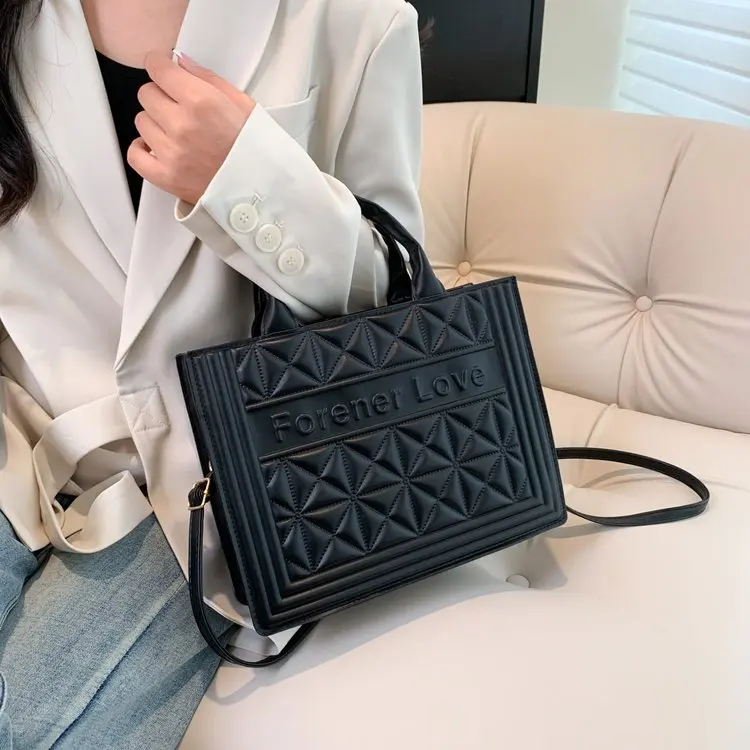 

Fashionable Large Capacity Women's Handbag 2023 New Summer Elegant Single Shoulder Tote Bag Soft PU Leather Zipper Closure