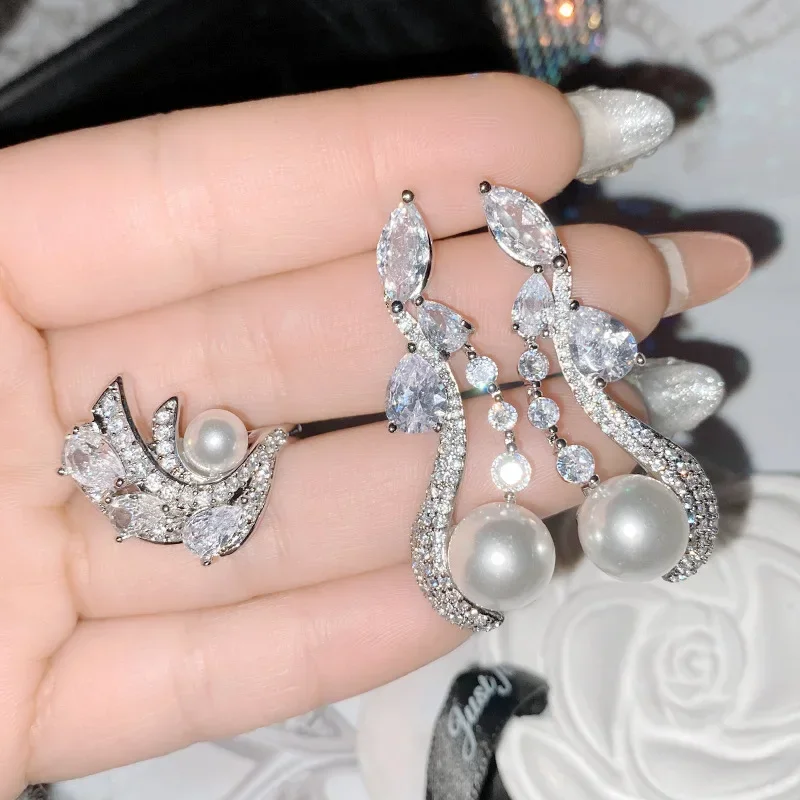 

MDL Moissanite Style.iktok Pop Серьги с жемчугом в форме короны в горошек, 18-каратное циркониевое покрытие, микронастройка с кольцом для вечернего платья