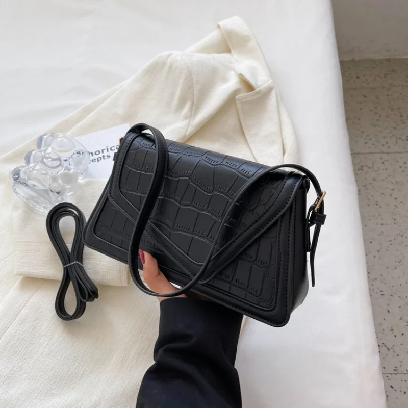 Women's Fashionable Crossbody Bag Made Of Fine Leather Featuring Trendy Design And Anti-Scratch Leather​