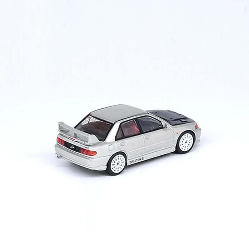 INNO 1:64 Modelo de coche EVO III Colección de vehículos fundidos a presión de aleación - Plata de carbono